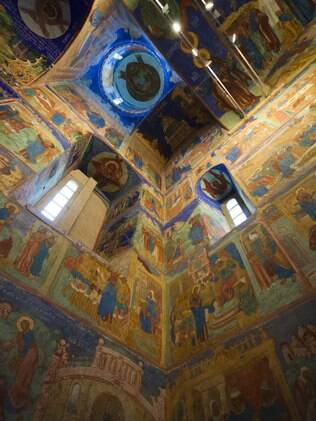 Afrescos no interior da Catedral da Transfiguração, no monastério de St. Euthymius, em Suzdal, região de Vladimir