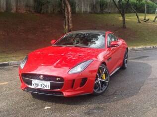 O Jaguar F-Type é o sucessor perfeito para o lendário E-Type, ainda mais na versão Coupé R - embora seja vendida por altos R$ 752.684.