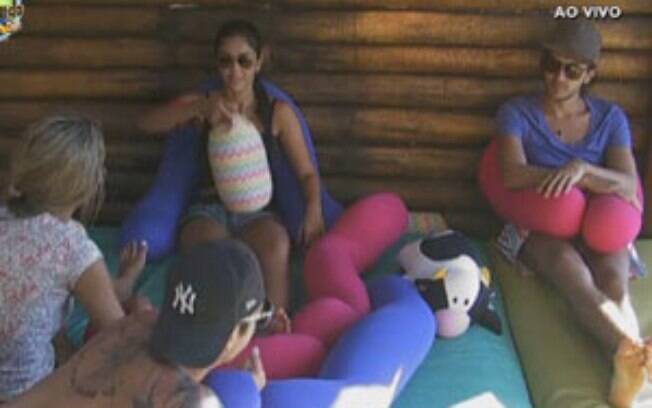 Thyago, Haysam, Flávia e Gabriela conversaram na Casa da Árvore