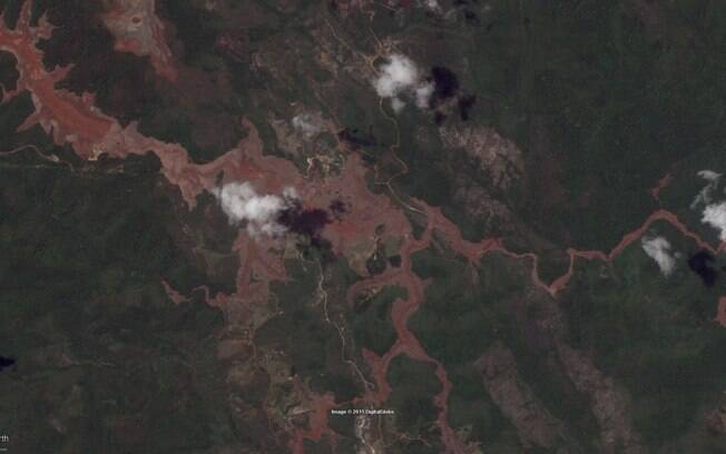 Após o rompimento das barragens da mineradora Samarco, a região de Mariana ficou desse jeito