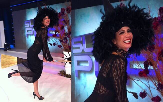 Luciana Gimenez se veste de bruxa para o programa 'Superpop'