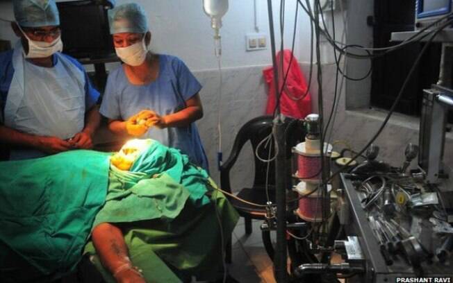 Hospital de 12 leitos foi construído com empréstimo; casal planeja aumentar o espaço