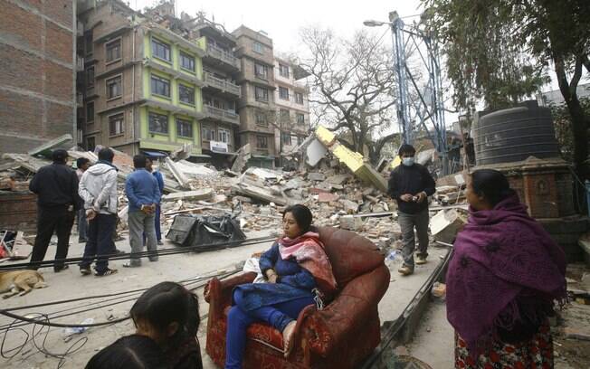 Cenário devastado pelo terremoto que deixou mais de dois mil mortos no Nepal