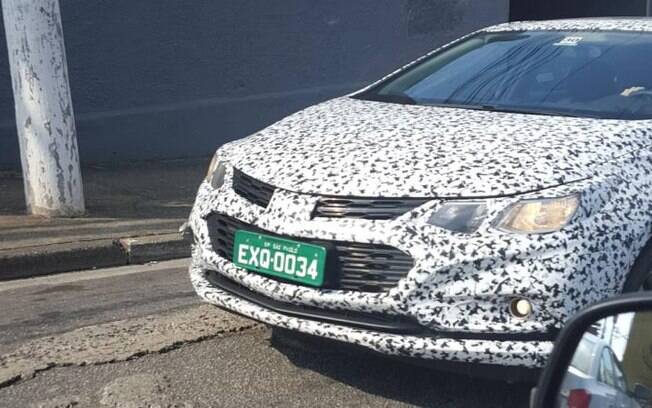 Segunda geração do Chevrolet Cruze em testes em São Bernardo do Campo (SP).