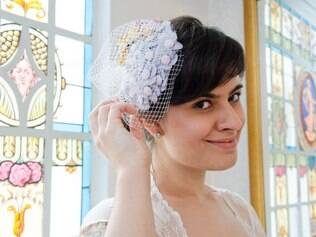 Marília de casquete: acessório realizou o sonho da mãe da noiva