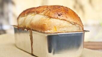  Pão com geleia de laranja para o café