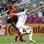 Xabi Alonso e Ribéry disputam lance na primeira etapa da partida. Foto: AP