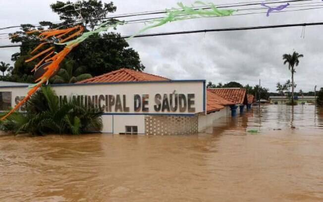 Enchente histórica do Rio Acre interdita três pontes, alaga 53 bairros de Rio Branco e prejudica 87 mil pessoas na cidade