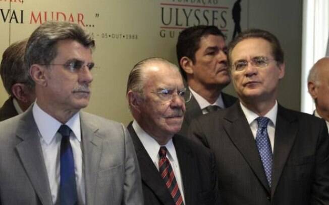  Jucá, Sarney e Renan em reunião do PMDB. Os três são suspeitos de tentar obstruir a Lava Jato