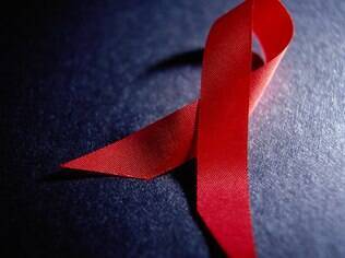 Pessoas infectadas pelo HIV não sabem como contar o diagnóstico e acabam em silêncio