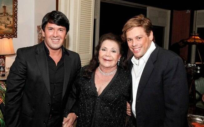 André e Bruno com dona Maria Izabel Ramos