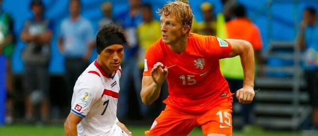 Holanda e Costa Rica jogam pela última vaga na semifinal; acompanhe
