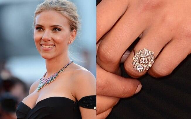 Scarlett Johansson ficou noiva do jornalista francês Romain Dauriac e ganhou um anel no estilo art decor