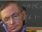 Após passar mal, físico Stephen Hawking é internado em hospital de Roma