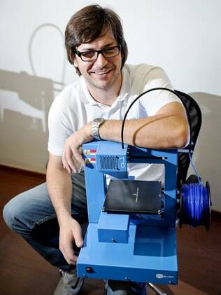 Rodrigo Krug, da Cliever, posa com a CL-1