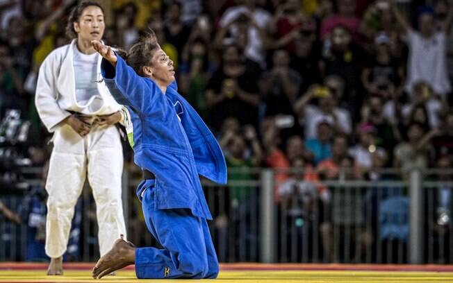 Rafaela Silva tem sua redenção nas Olimpíadas do Rio 2016. Ela conquistou o primeiro ouro do Brasil nos Jogos