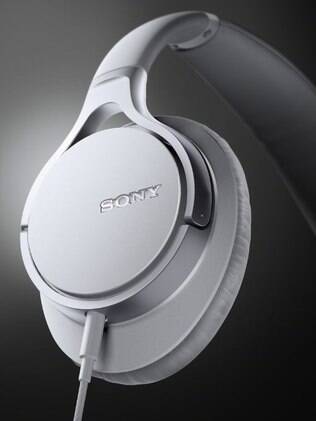 Cada um dos jogadores receberá de presente um exemplar do headphone oficial da Copa do Mundo da FIFA 2014, o MDR-10R branco