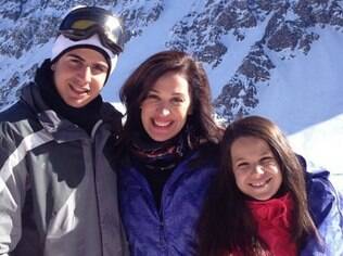 Claudia Raia e os filhos no Chile