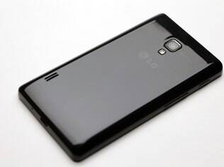 Optimus L7 II tem traseira com discreta textura