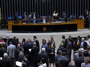Projeto da terceirização tem forte oposição de setores sindicais