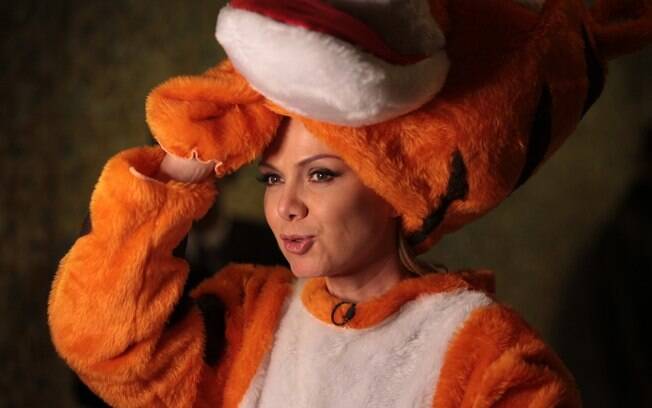 Eliana pagou se vestiu de tigre pelas ruas de São Paulo