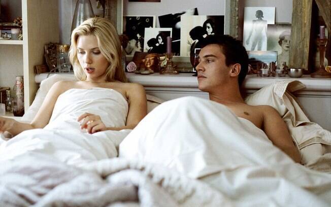 Scarlett Johansson e Jonathan Rhys Meyers em 'Match Point' (2005)