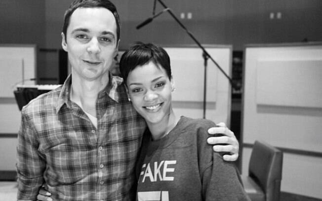 Rihanna tietou o ator do seriado "The Big Bang Theory" e postou a foto no Instagram