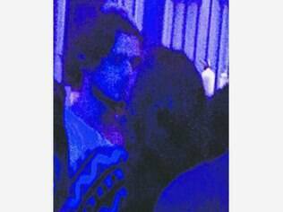 Bruna Marquezine e Marlon aos beijos