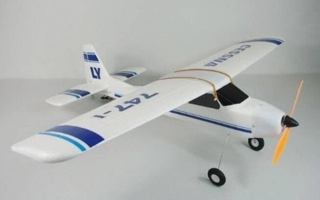A partir de agora, pessoas que quiserem trazer aviõezinhos ao país precisarão de autorização