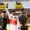 Hamilton tem ao seu lado no pódio os dois pilotos da Lotus . Foto: Getty Images