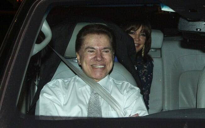Simpáticos, Silvio Santos e Iris Abravanel sorriram e posaram para as fotos