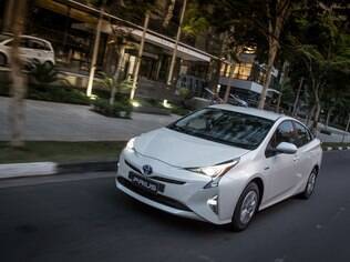 Uma das vatagens do Prius é o rodar silencioso e confortável
