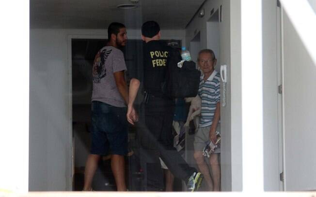 Agentes da Polícia Federal fizeram buscas no Condomínio Solaris, na praia das Astúrias, no Guarujá (SP). Foto: Motta Jr./Futura Press - 04.03.16