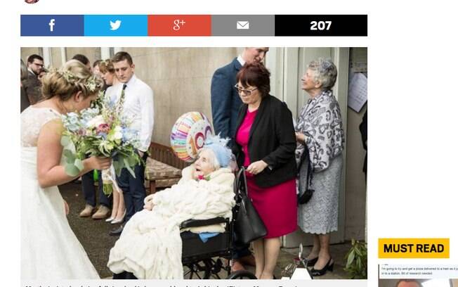 Martha, aos 100 anos, arrasou no casamento com um chapéu azul e um casaco creme