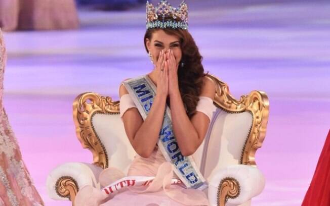 Miss África do Sul e Miss Mundo 2014, Rolene Strauss, logo depois de ser coroada.