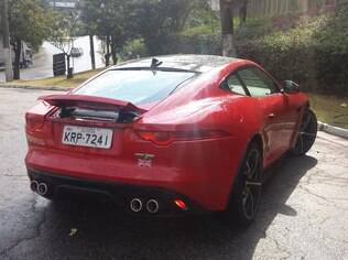 Não é exagero dizer que o Jaguar F-Type é um dos carros mais bonitos da atualidade. É impossível não chamar a atenção