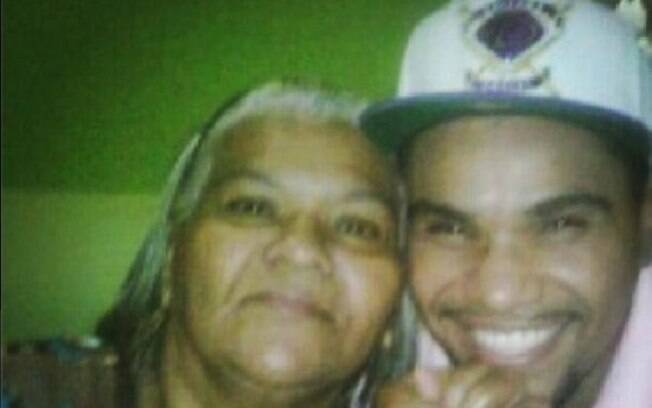 Naldo presta homenagem à mãe nesta quinta-feira no Instagram