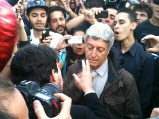 Caco Barcellos é hostilizado em SP