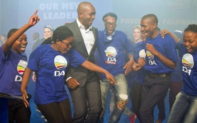 Mmusi Maimane, de 34 anos, é aposta da oposição sul-africana para avançar e romper com o passado de segregação racial da legenda, origem de seu partido