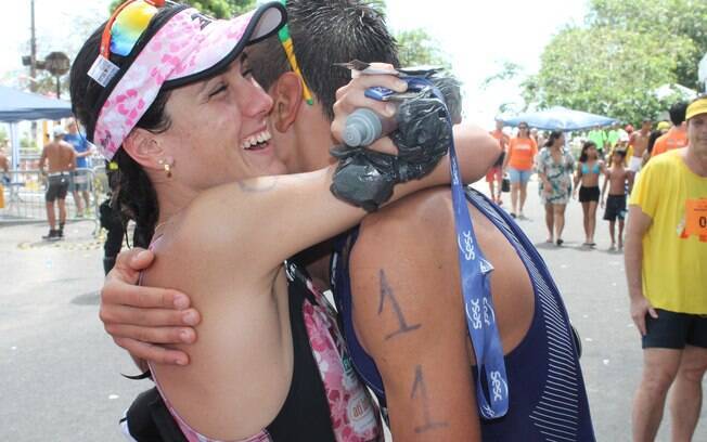 Carol Furriela comemora a vitória do namorado na Ilha do Mosqueiro