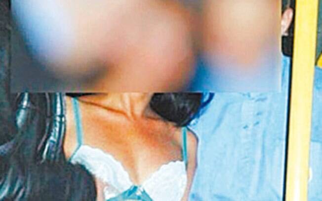 Dama da lotação troca óleo no busão com piloto e cobrador