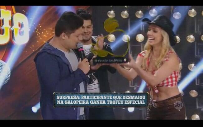 Christiano, da dupla Bruno Di Marco e Christiano, é homenageado na final do 'Festival Sertanejo'