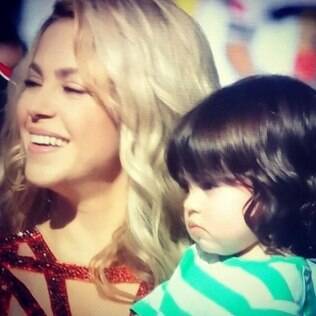 Milan, filho de Shakira, rouba a cena na festa de encerramento da Copa no Maracanã