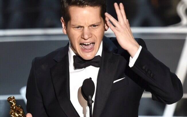 Graham Moore faz seu discurso de agradecimento pelo Oscar de Melhor Roteiro Adaptado