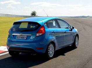 Única mudança por fora é o logo Ecoboost na tampa traseira