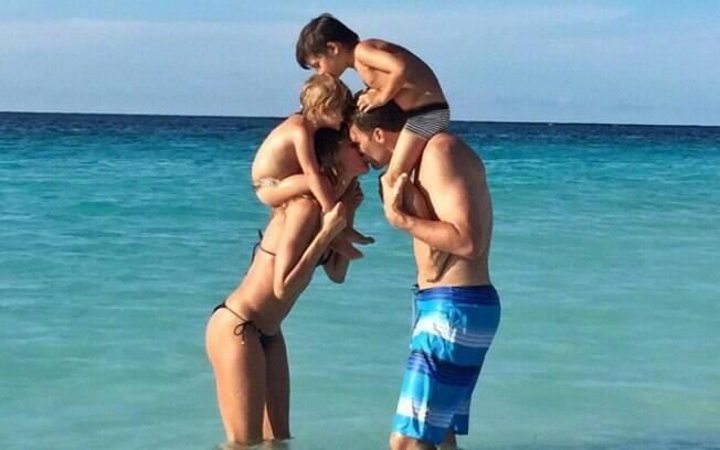 Gisele Bündchen e Tom Brady com os filhos Benjamin e Vivian Lake