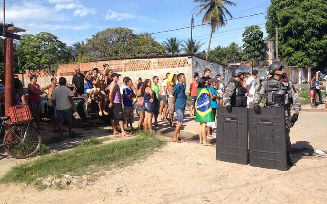 Protesto próximo ao estádio do Castelão, em Fortaleza, termina em confronto entre manifestantes e Tropa de Choque
