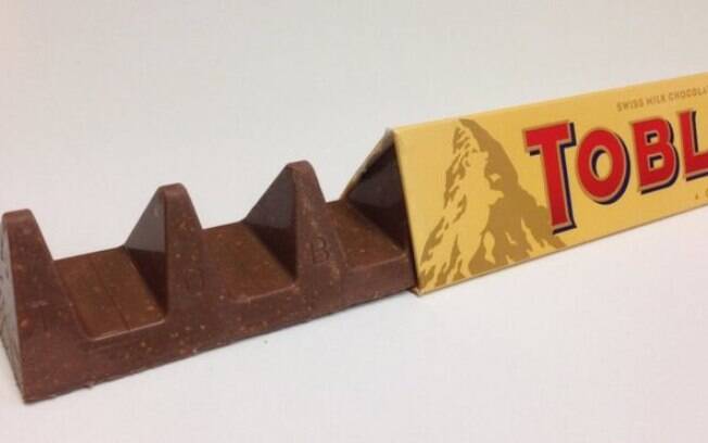 Toblerone muda forma da “pirâmide de chocolate” e consumidores não perdoam