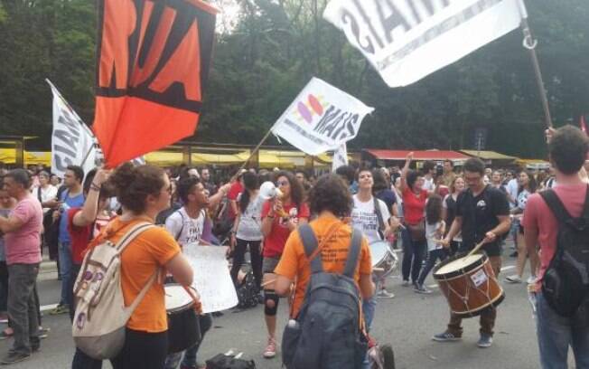 Manifestação na Paulista neste domingo (11) teve início por volta das 14h