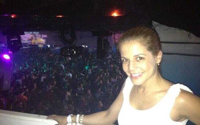 Nívea Stelmann curtiu uma festa em São Conrado, no Rio, pouco antes de ser parada na blitz da Lei Seca